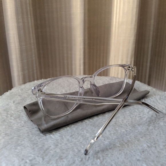 Cleared Rimmed Glassss - Picture 3 of 4